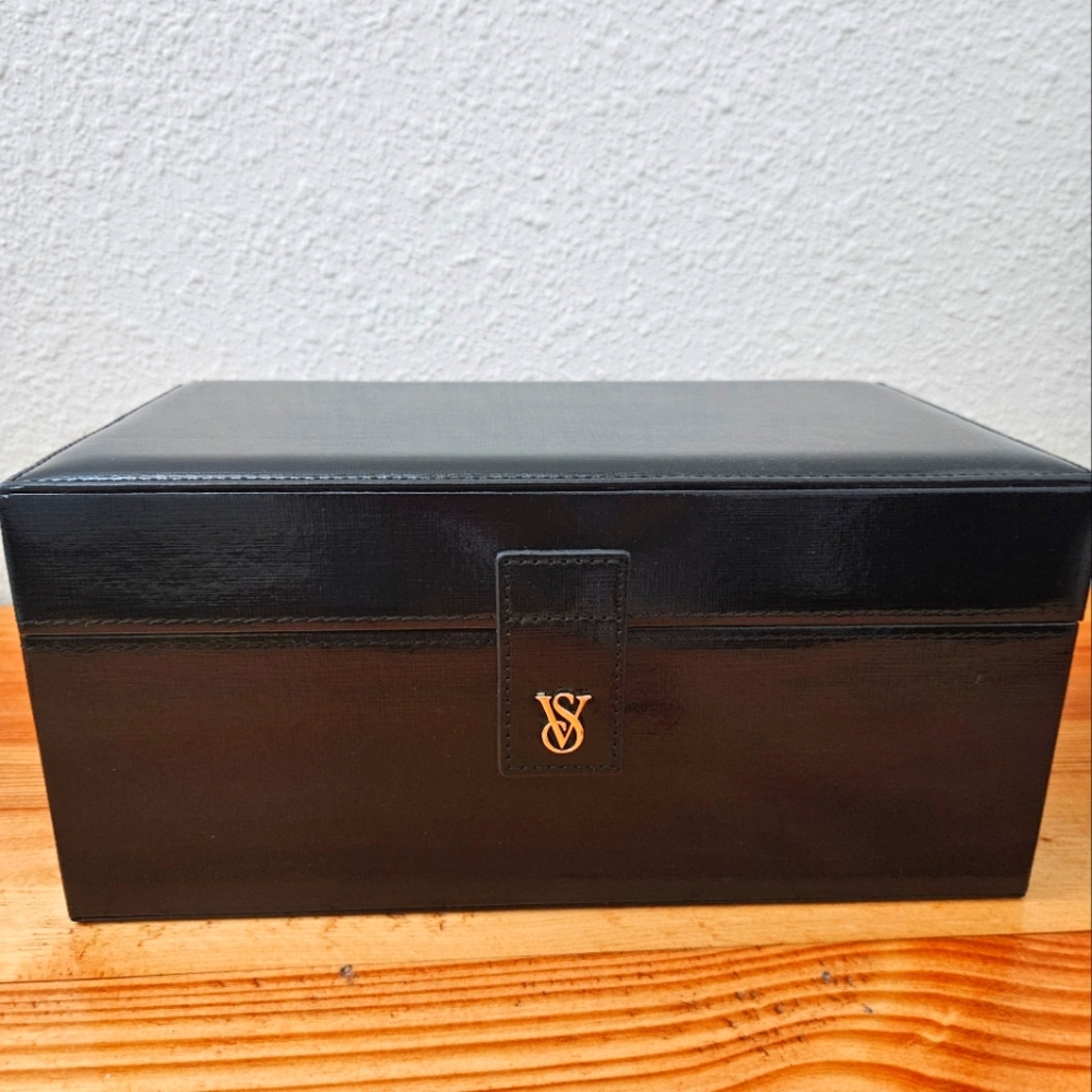 Victorias Secret keepsake trunk